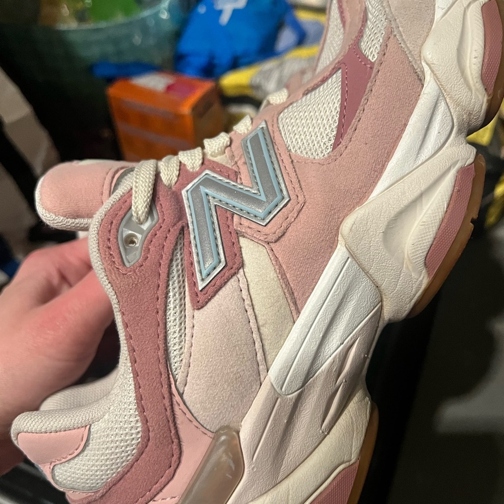 9060 New Balance Pink and White Mesh & Suede Sneakers ASIS